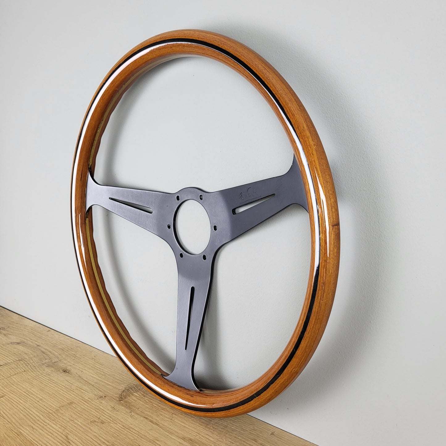 Nardi Classico mahogany wood steering wheel - black spokes (1980)