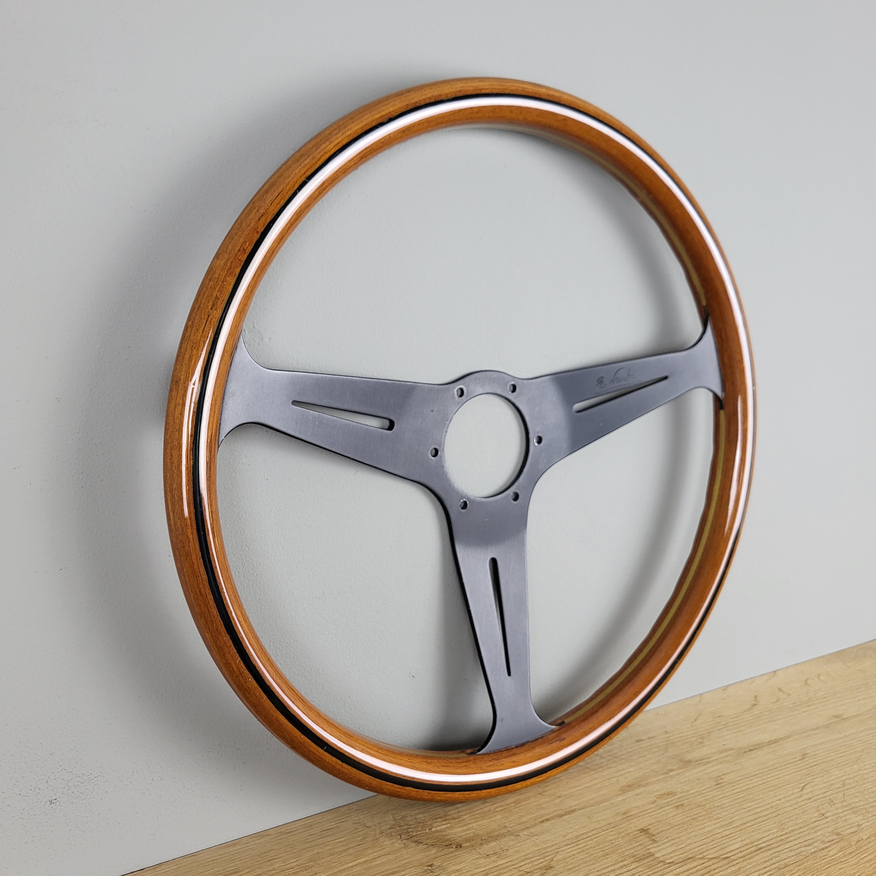 Nardi Classico mahogany wood steering wheel - black spokes (1980