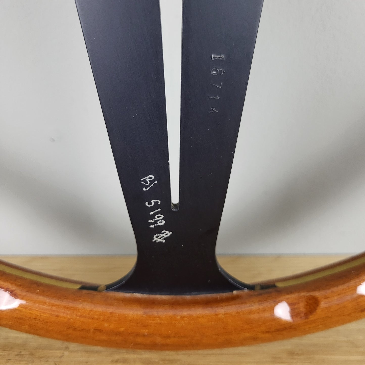 Nardi Classico mahogany wood steering wheel - black spokes (1980)