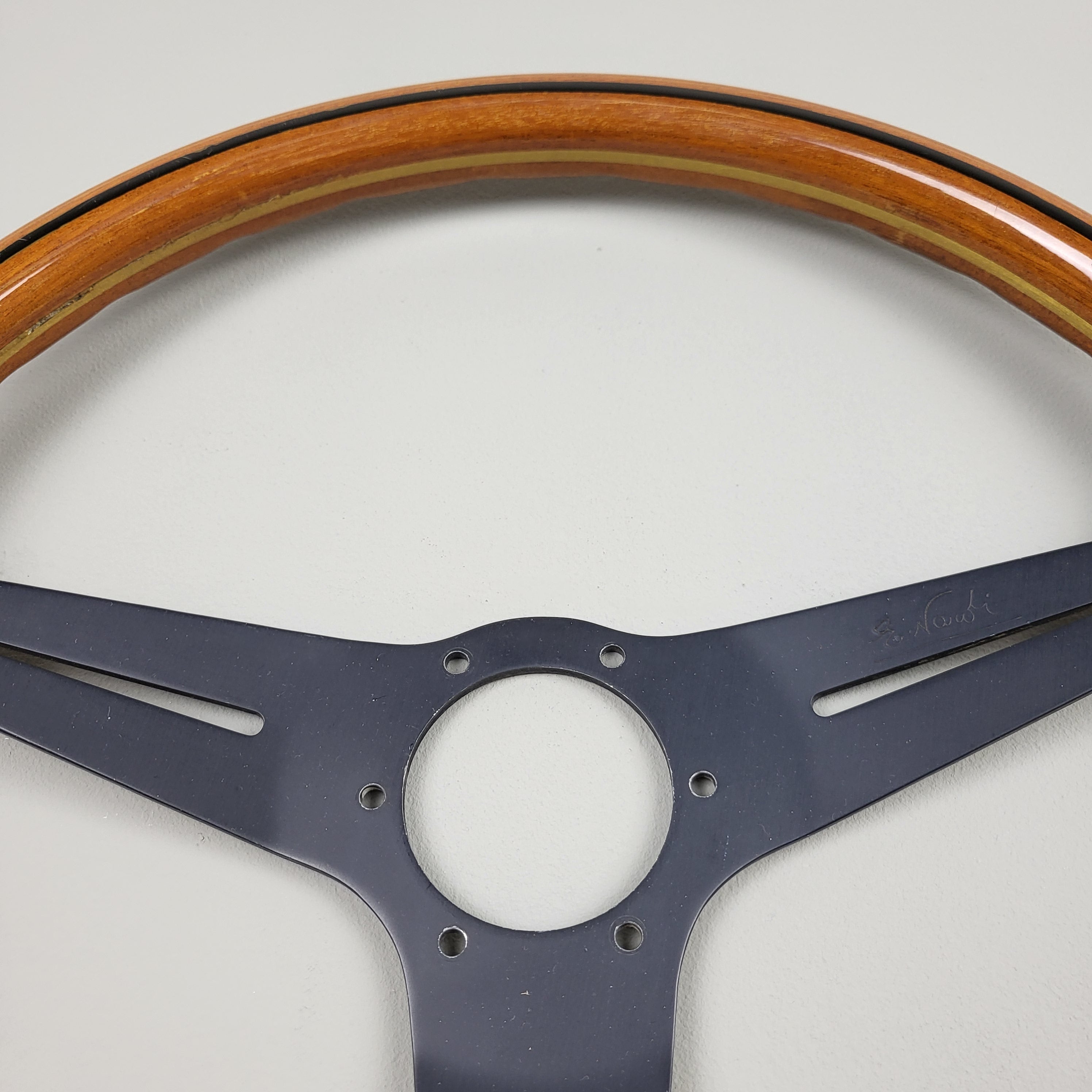 Nardi Classico mahogany wood steering wheel - black spokes (1980