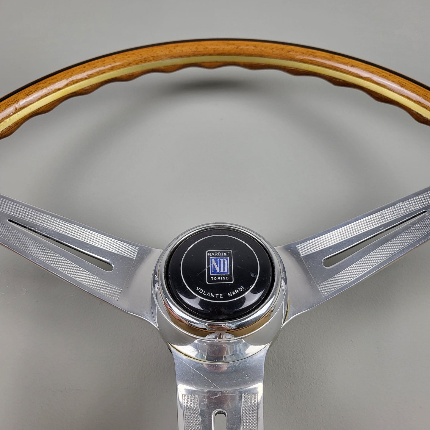 Nardi Anni 60 wooden steering wheel (1966)