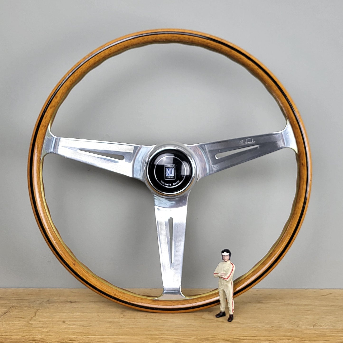 Nardi Anni 60 wooden steering wheel (1966)