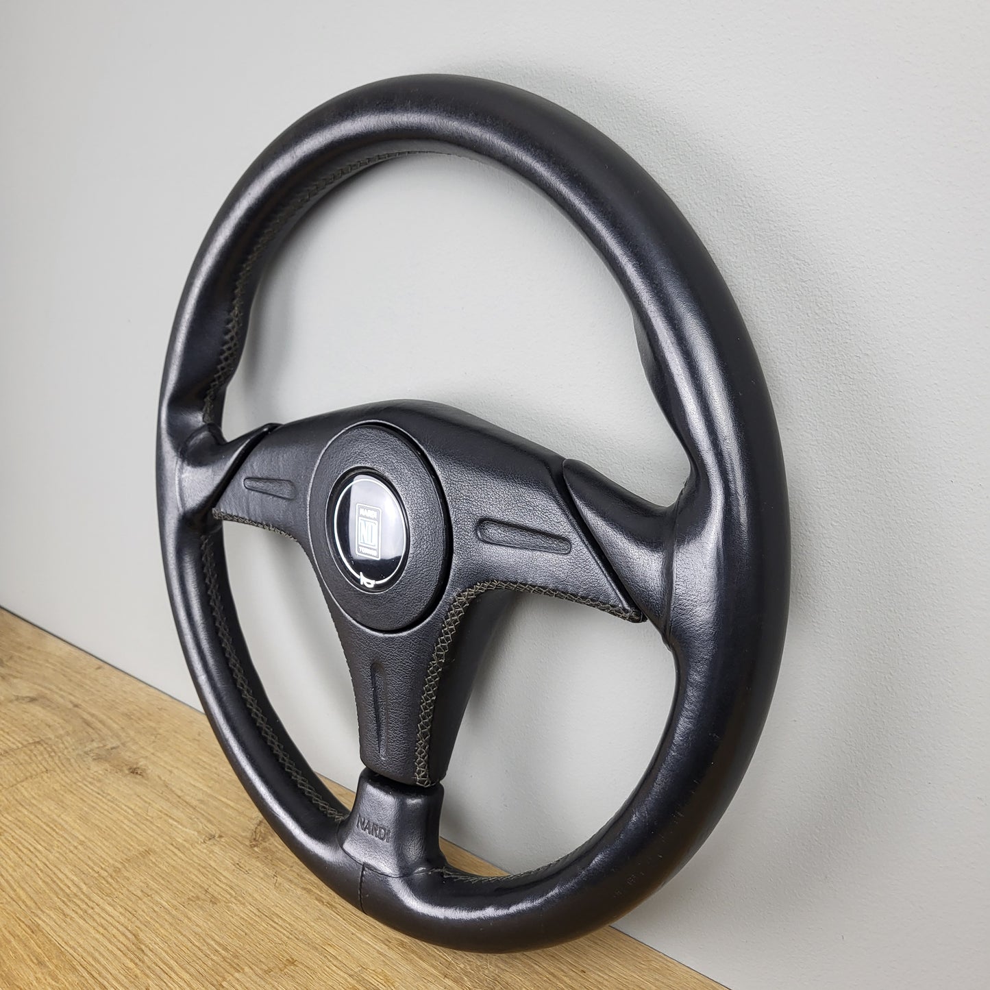 Nardi Gara Z3 leather steering wheel (1992)