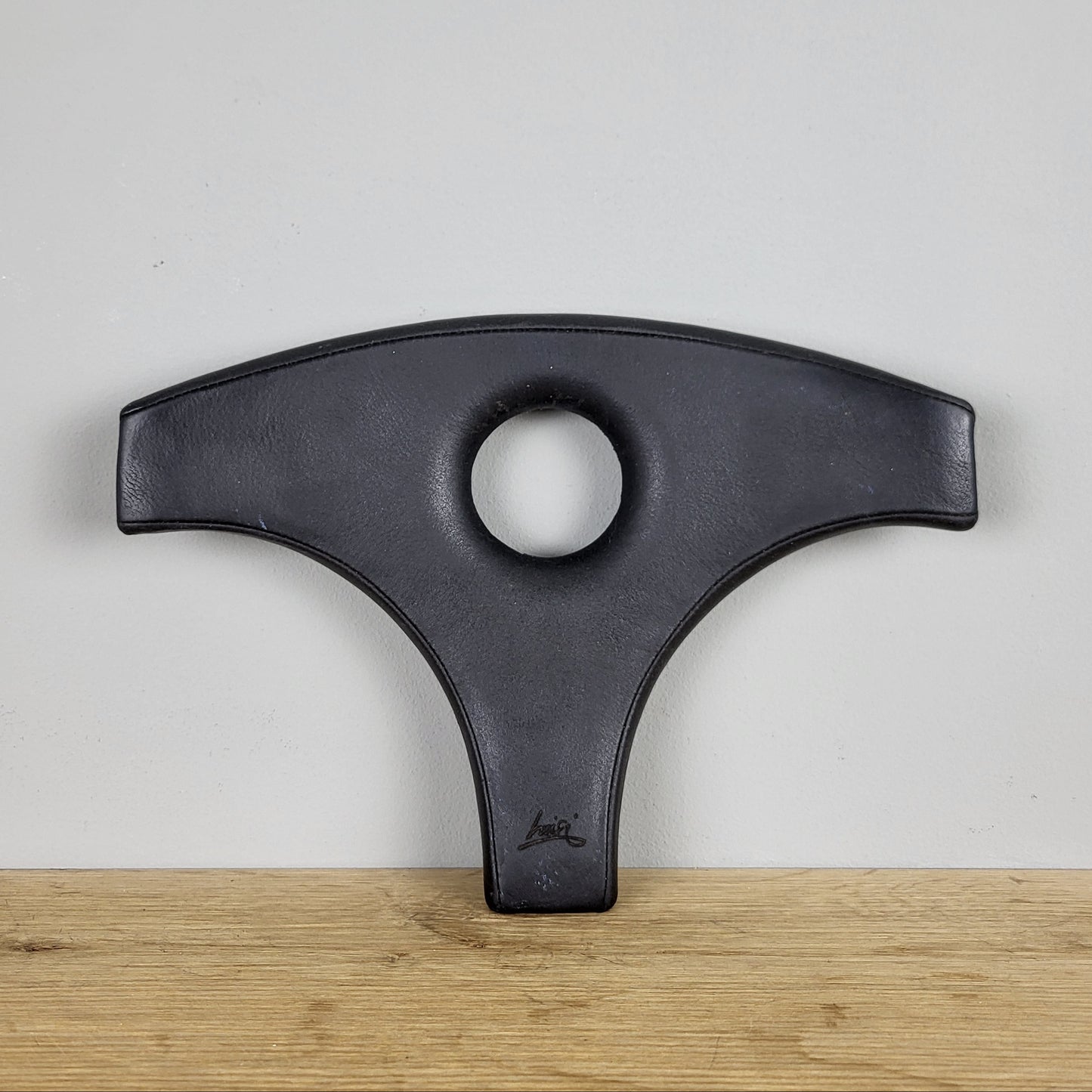 Luisi steering wheel center pad