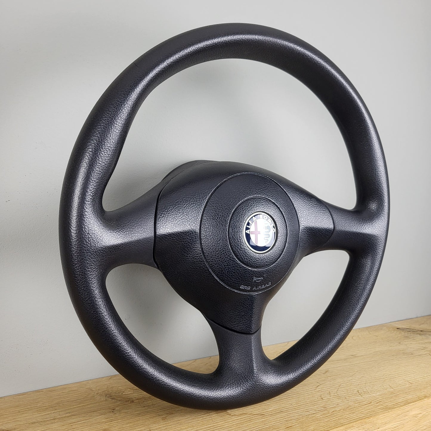 Alfa Romeo 147 TwinSpark steering wheel (2001)