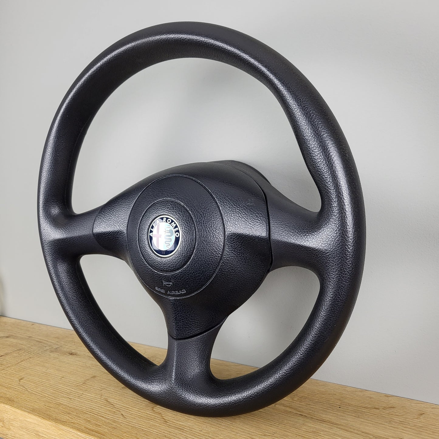 Alfa Romeo 147 TwinSpark steering wheel (2001)