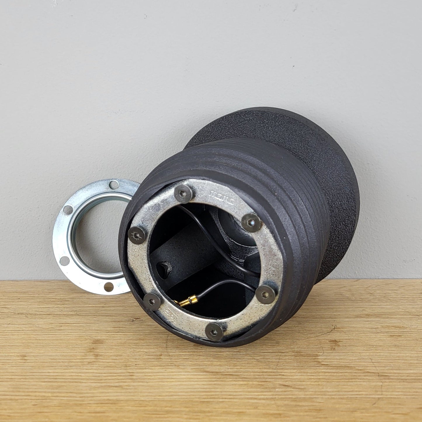 Mercedes S-Class W140 steering wheel hub adapter kit Momo 1501A / L6004 (1992)