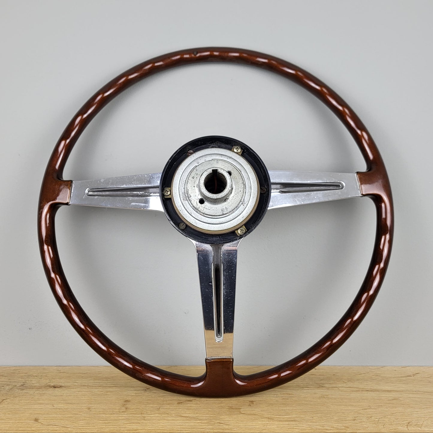 Alfa Romeo Giulia Super Biscione / 1750 Berlina / GTV steering wheel (1970)