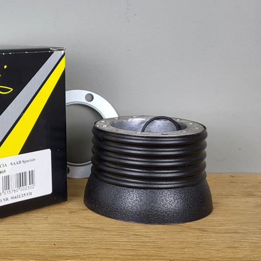 Lancia Beta Coupe / Spider / HPE / Gamma / Saab-Lancia 600 steering wheel hub adapter kit Luisi S3805 (NEW)