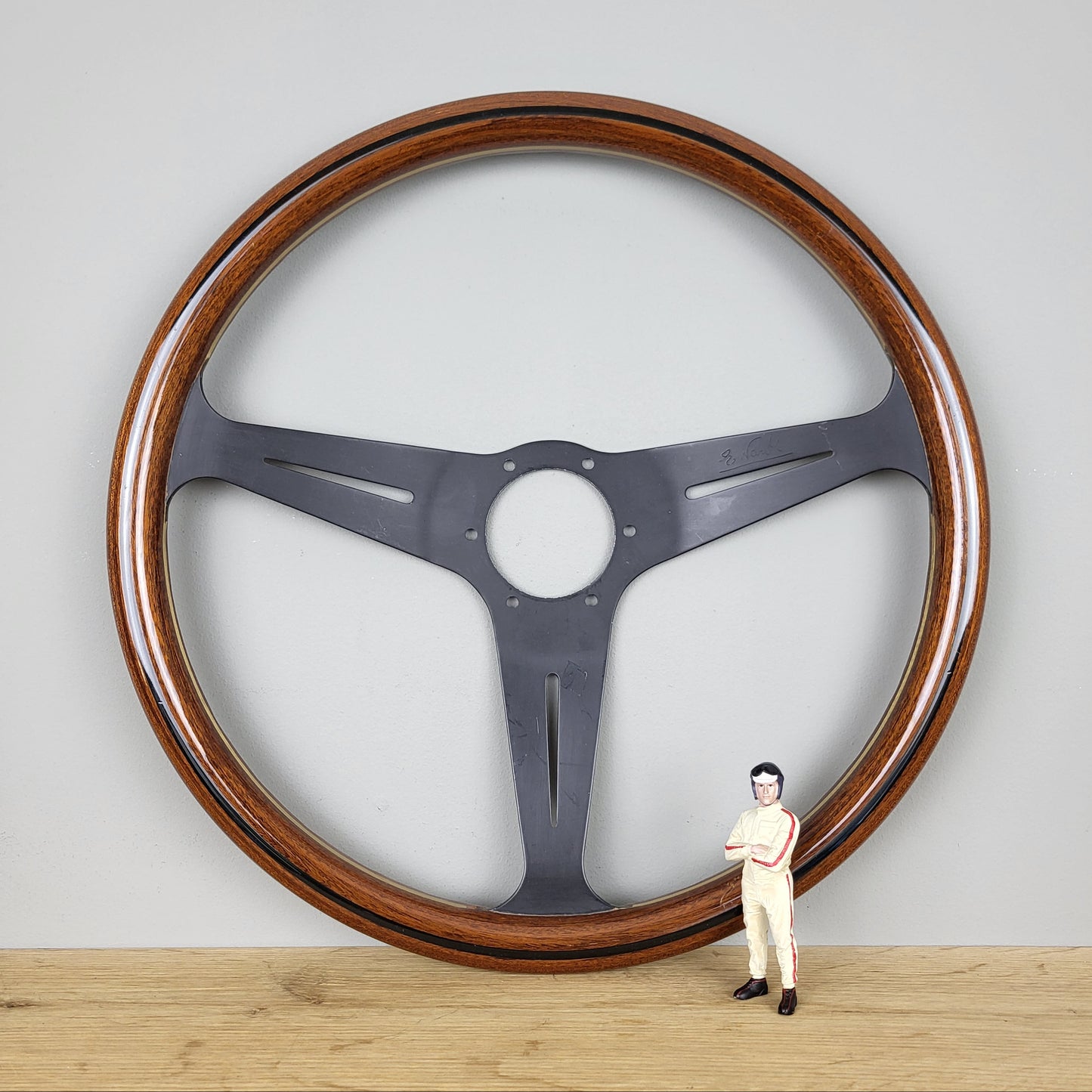 Nardi Classico mahogany wood steering wheel - black spokes (1978)
