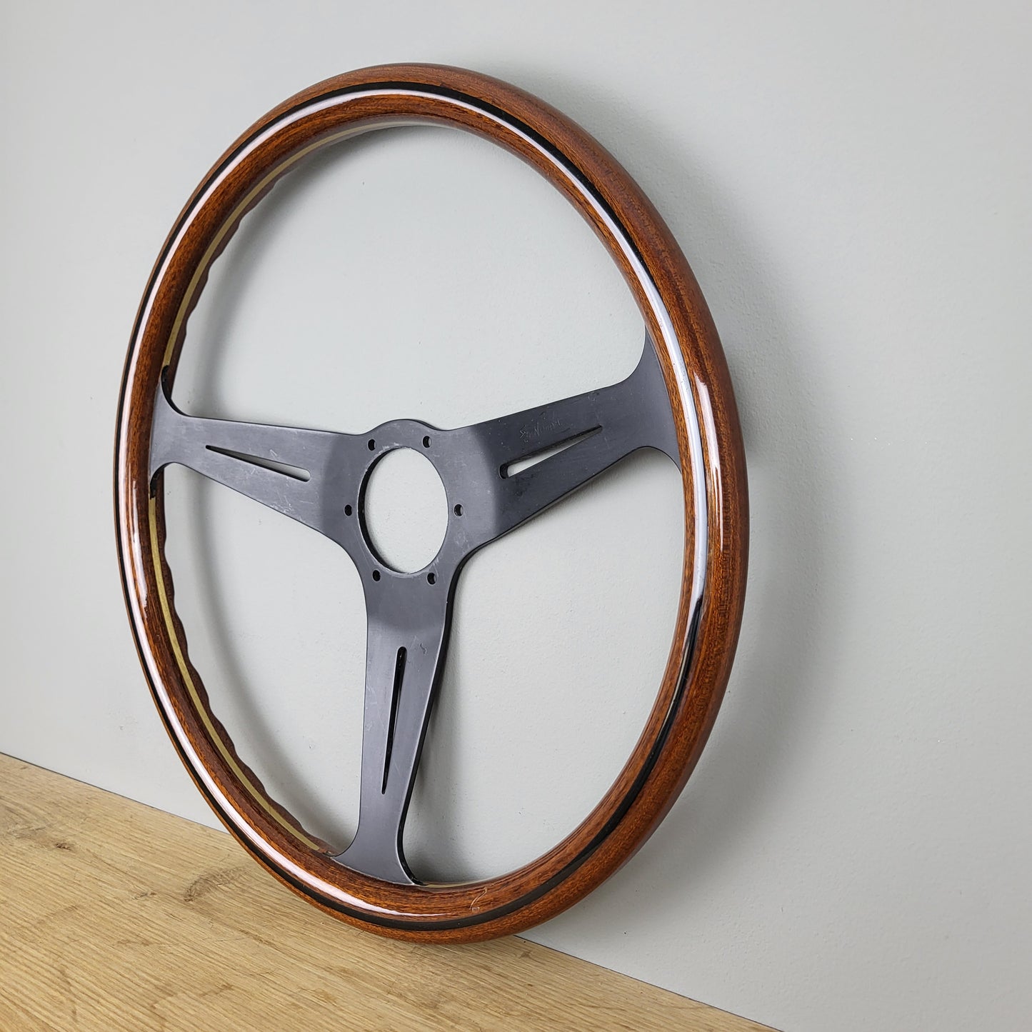 Nardi Classico mahogany wood steering wheel - black spokes (1978)