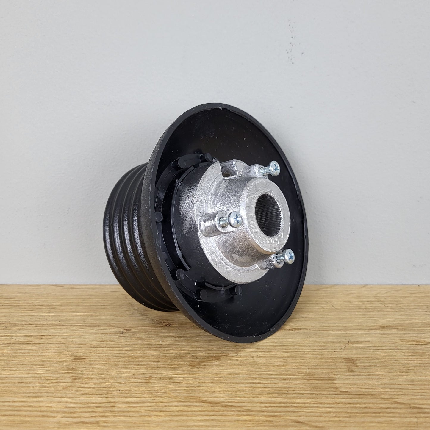 BMW E36 3-Series / E31 8-series steering wheel hub adapter kit Luisi 1505 (NEW)