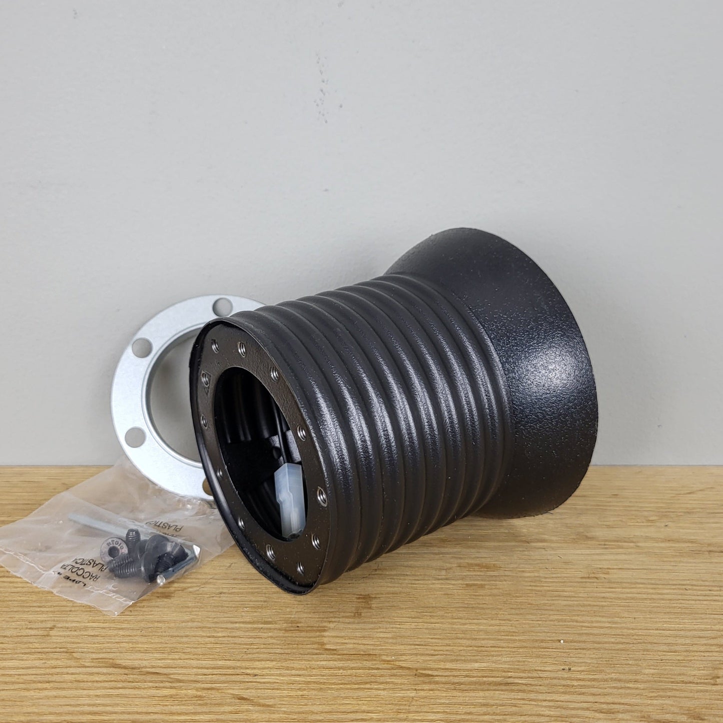Alfa Romeo 116 series Giulietta / Alfetta / GTV 2000 / GTV6 / GTV 916 steering wheel hub adapter kit Luisi C1006 (NEW)