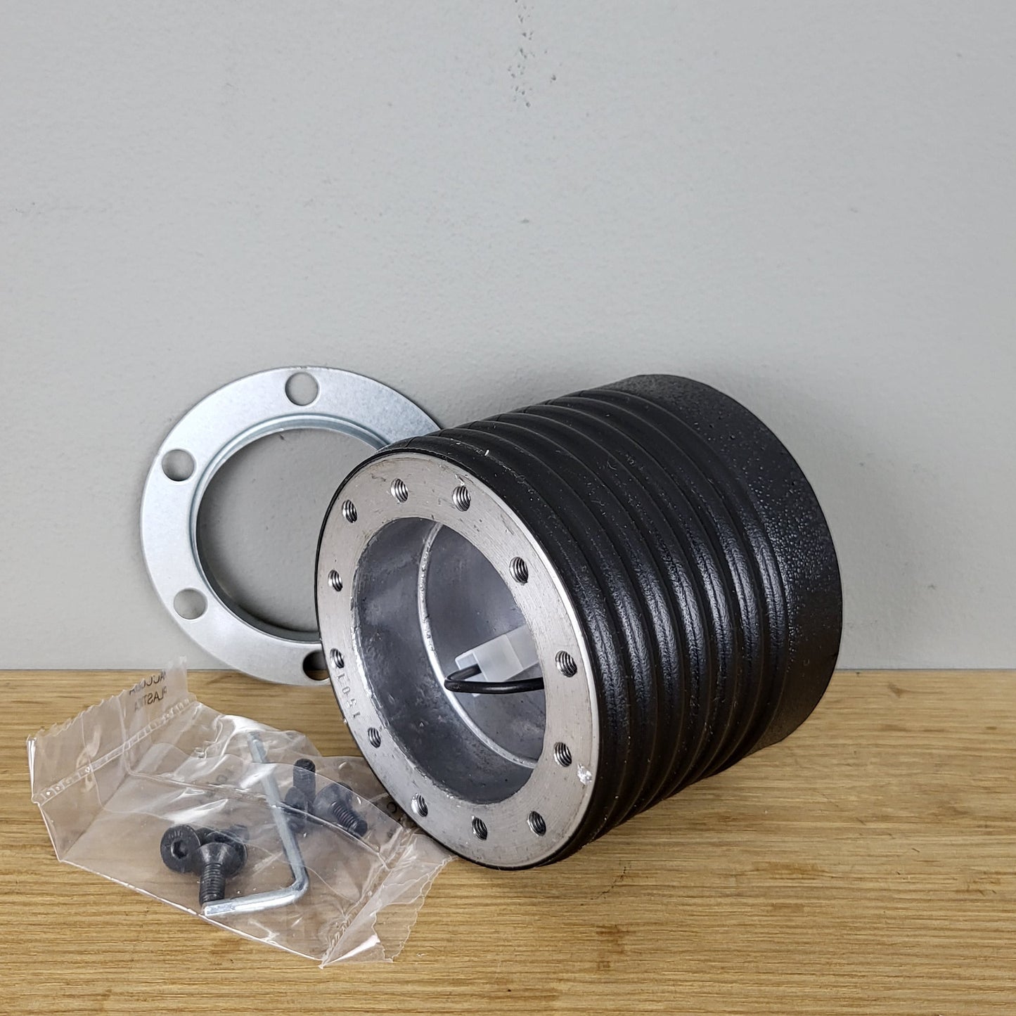 BMW 1502 / 1602 / 1802 / 2002 Type 114 steering wheel hub adapter kit Luisi S1501 (NEW)