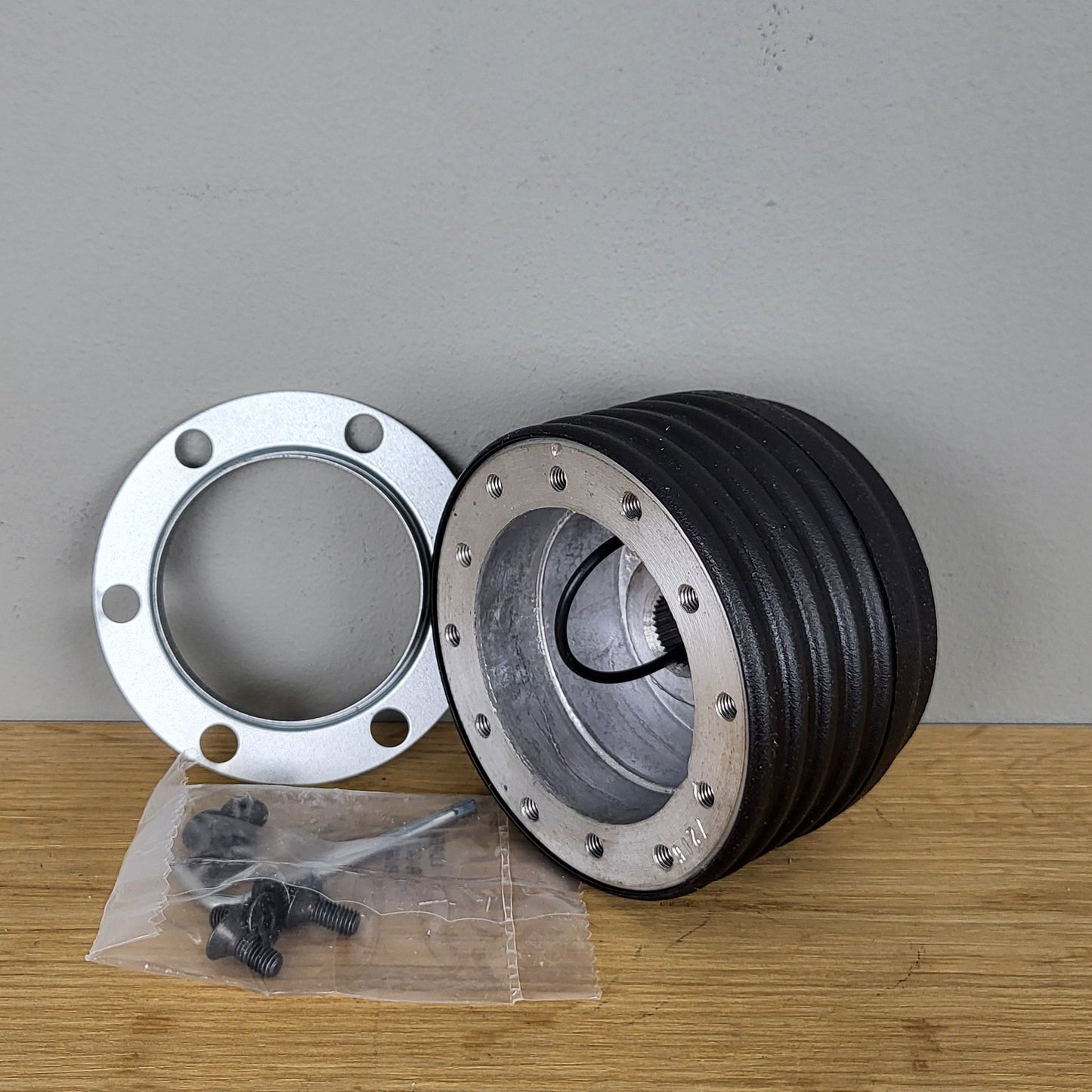 Triumph Herald / Spitfire / GT6 /  TR250 / TR4 / TR5 / TR6 steering wheel hub adapter kit Luisi S7206 (NEW)