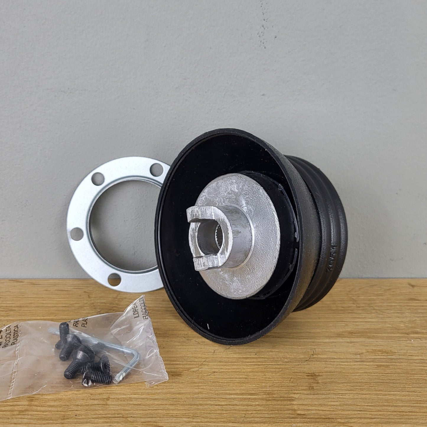 Maserati Biturbo / Karif / Merak / Quattroporte steering wheel hub adapter kit Luisi 3951 (NEW)