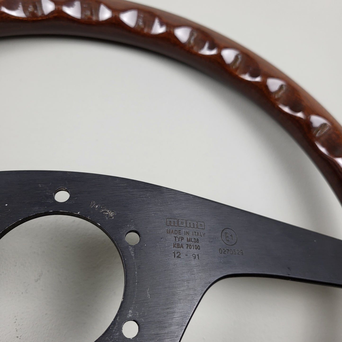Momo TYP ML38 Tazio Nuvolari wooden steering wheel (1991)
