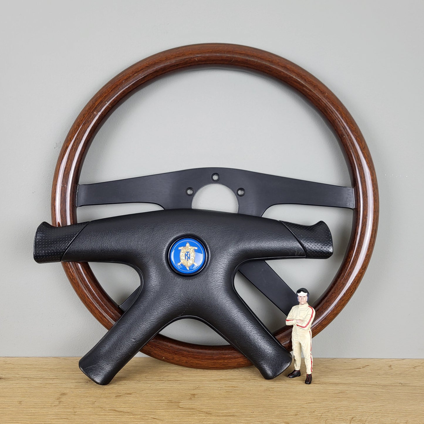 Momo TYP ML38 Tazio Nuvolari wooden steering wheel (1991)