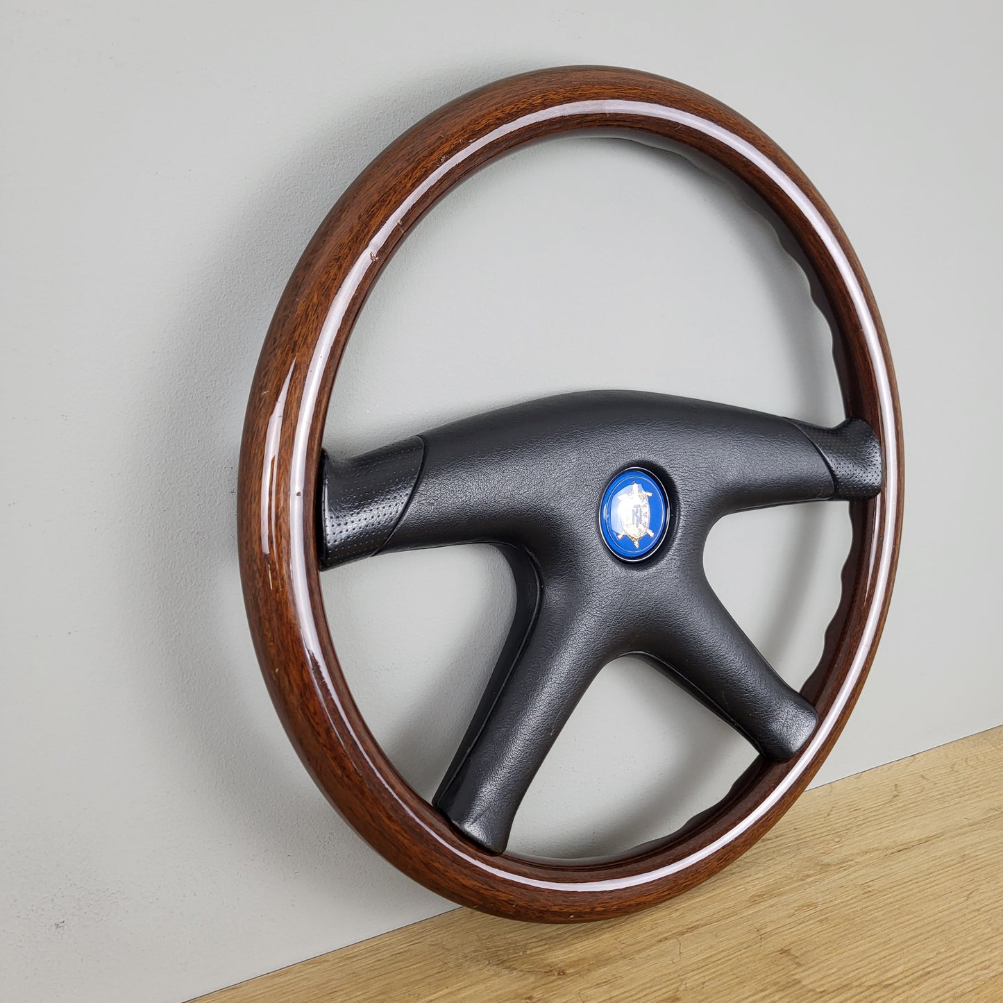 Momo TYP ML38 Tazio Nuvolari wooden steering wheel (1991)