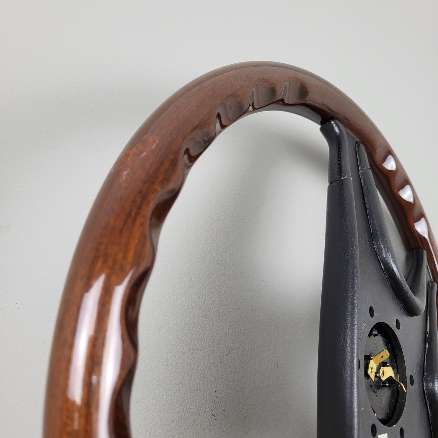 Momo TYP ML38 Tazio Nuvolari wooden steering wheel (1991)