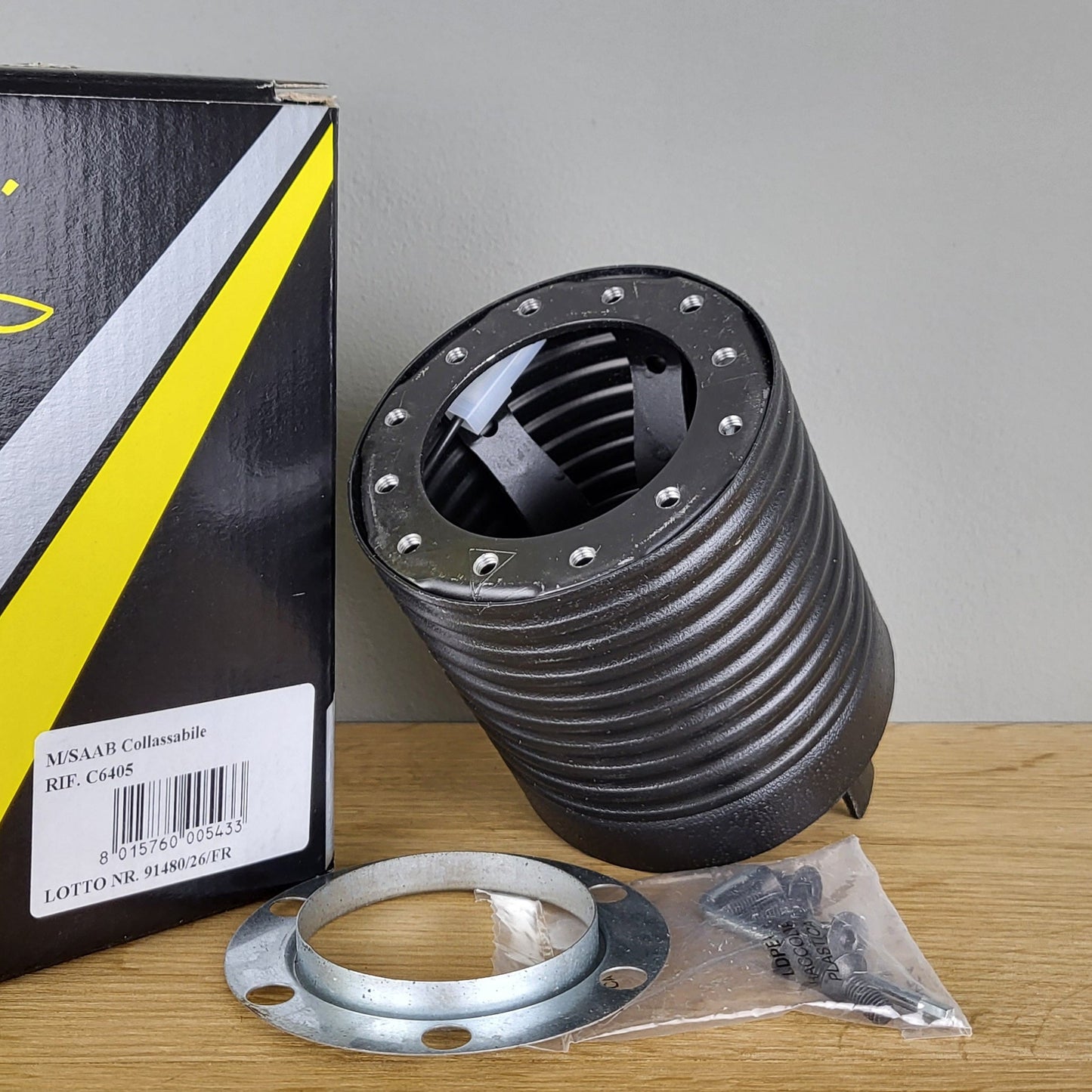 Saab 900 Turbo / 9000 steering wheel hub adapter LUISI C6405 (NEW)