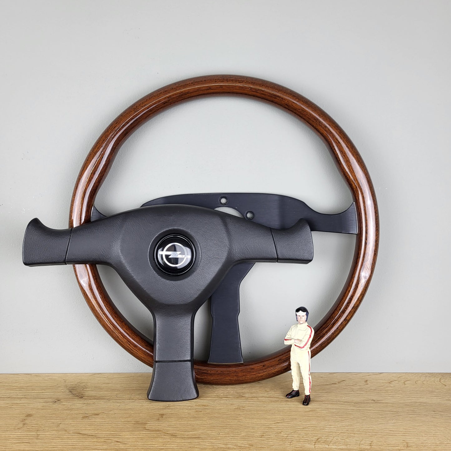 Momo TYP VL35 wooden steering wheel (1991)