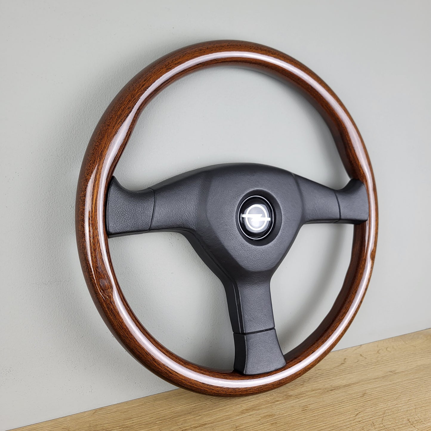Momo TYP VL35 wooden steering wheel (1991)