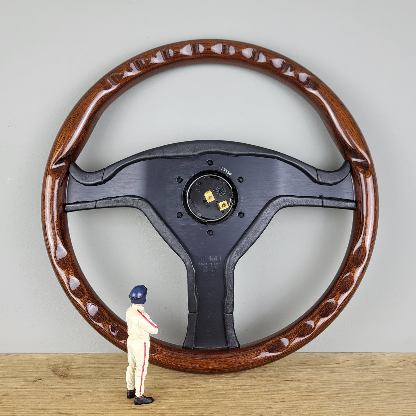 Momo TYP VL35 wooden steering wheel (1991)