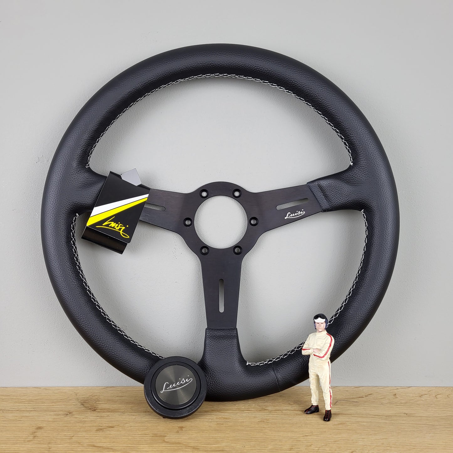 Luisi Mistral 370 black leather steering wheel (NEW)