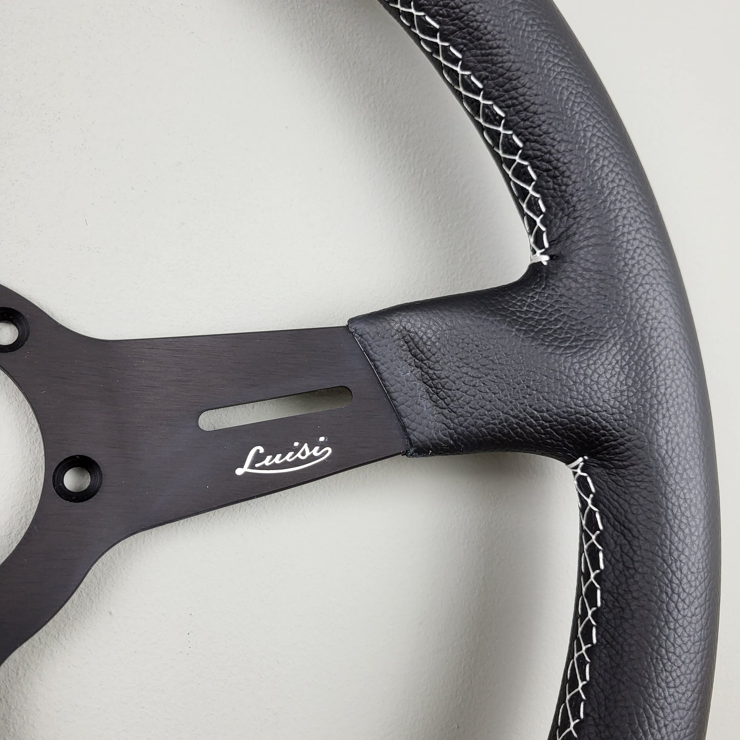 Luisi Mistral 370 black leather steering wheel (NEW)