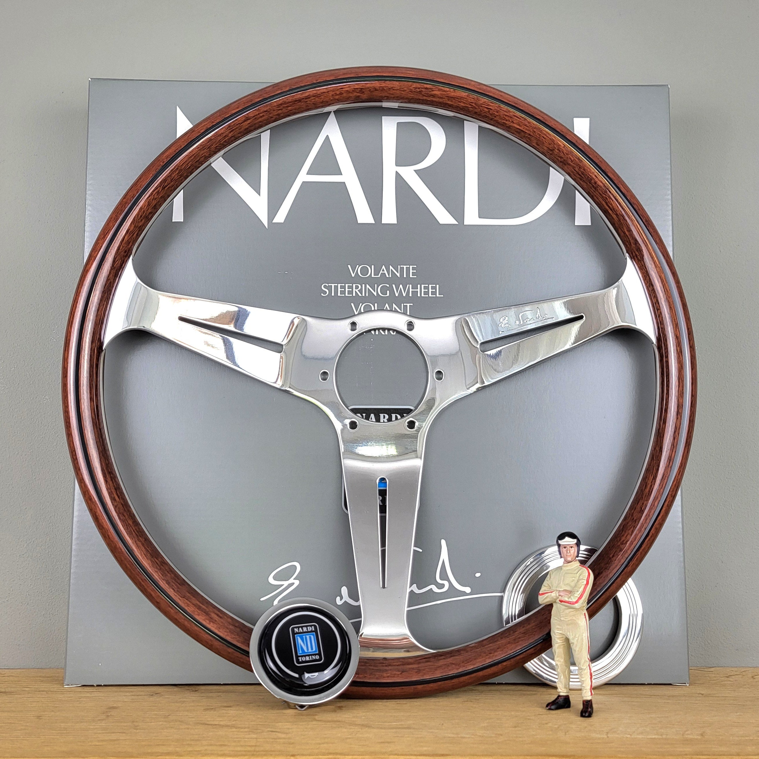 ND (NARDI) TORIO ストリング Nardi ND4 Metal 350mm Black Leather Wheel w/Polished Spokes - JHPUSA