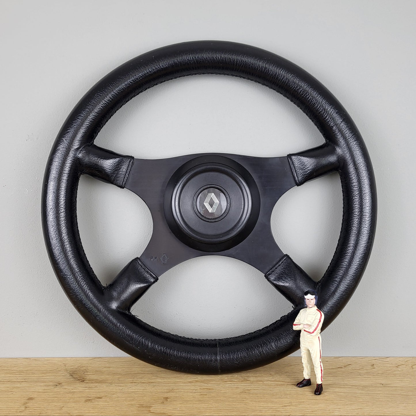 Renault Boutique Formuling leather steering wheel (1984)