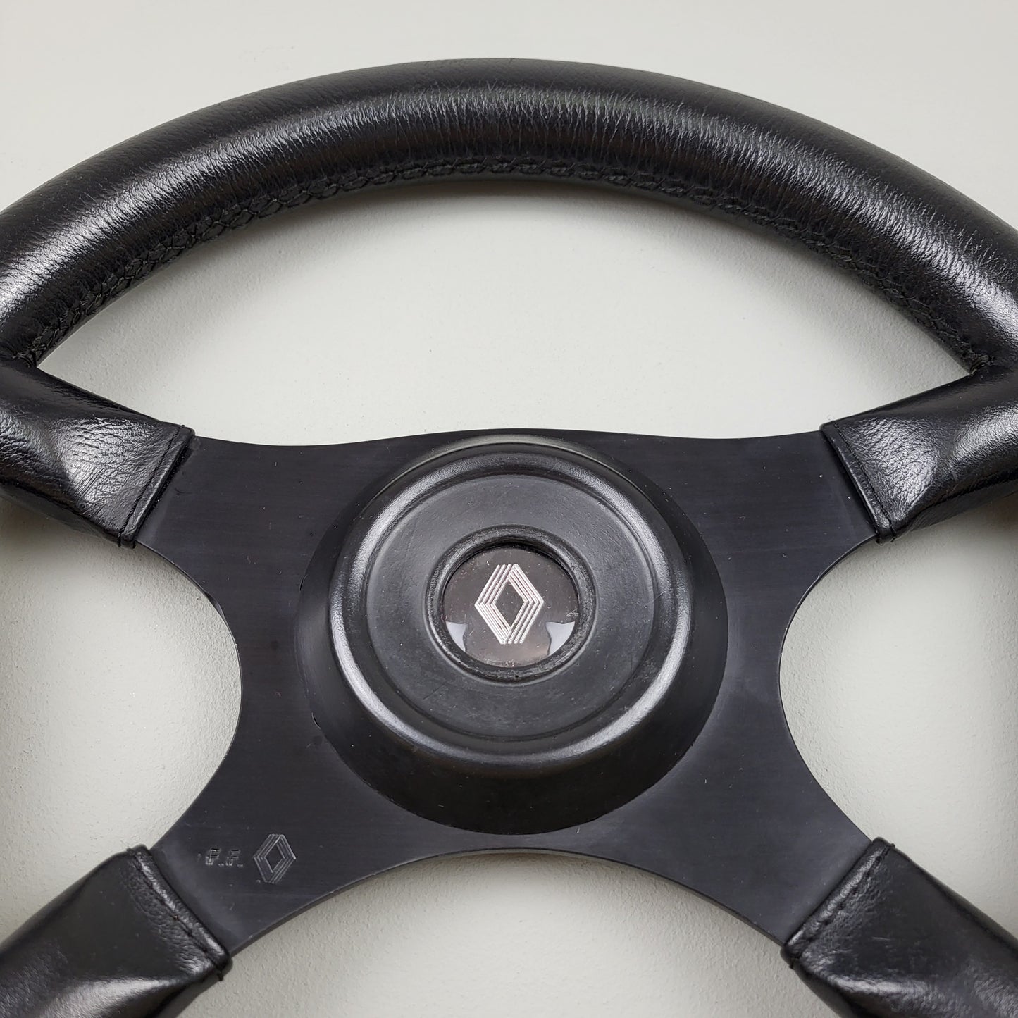 Renault Boutique Formuling leather steering wheel (1984)
