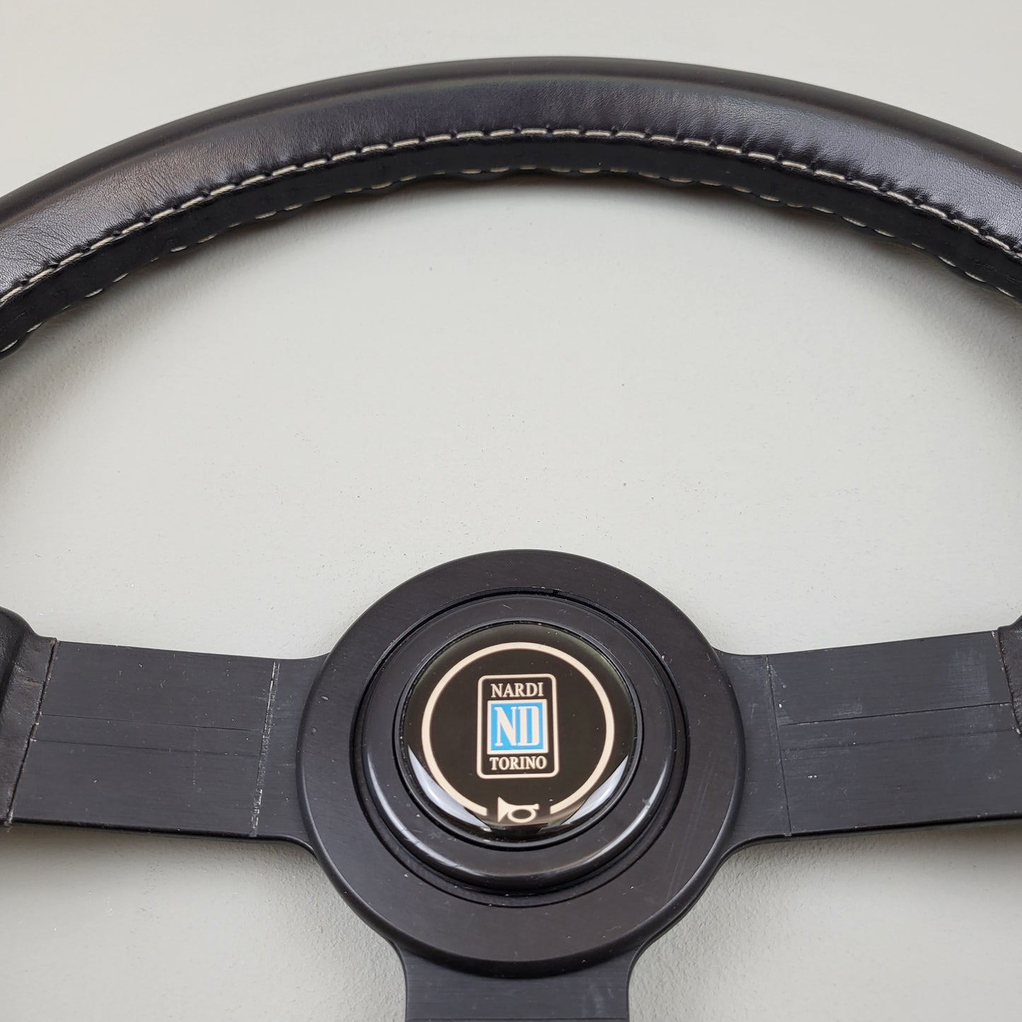 Nardi Techno Evolution black leather steering wheel (1988)