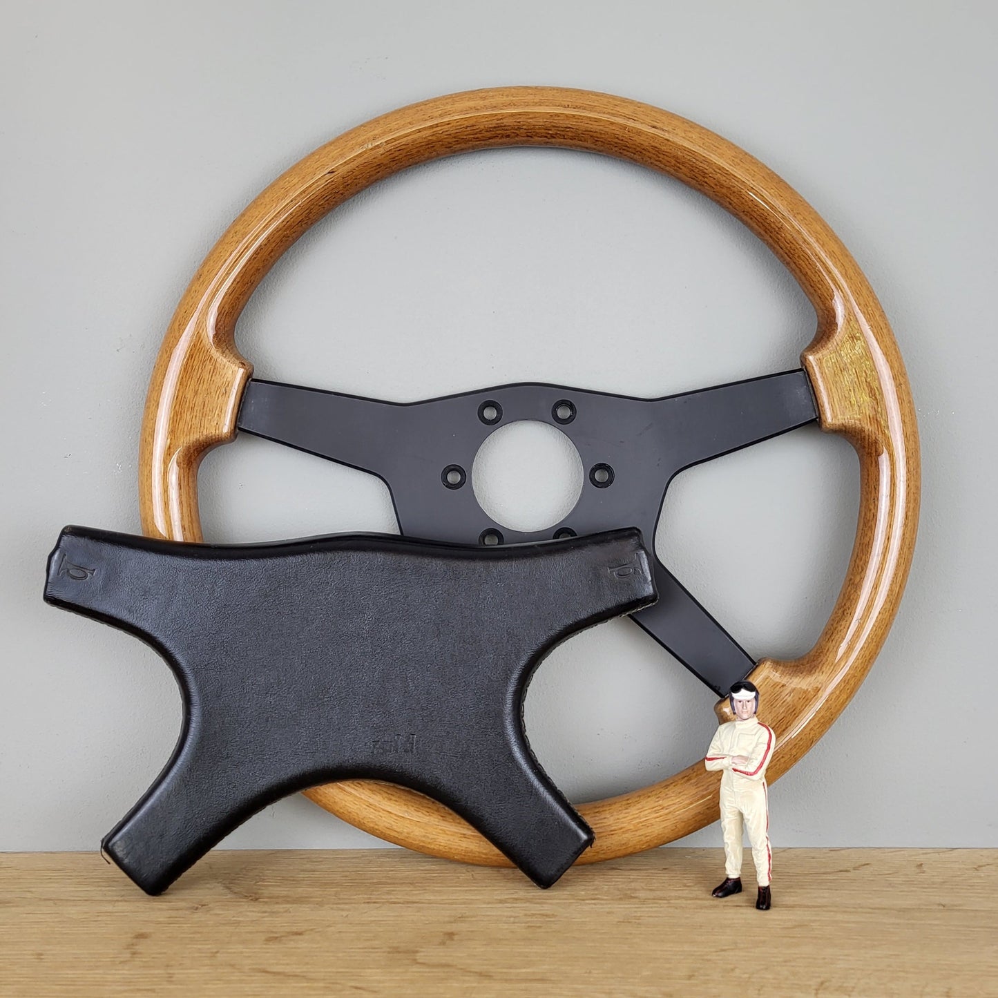 Raid Dino Formel 2 wooden steering wheel (2018)
