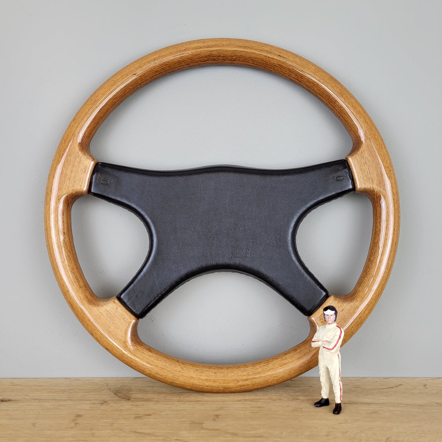 Raid Dino Formel 2 wooden steering wheel (2018)