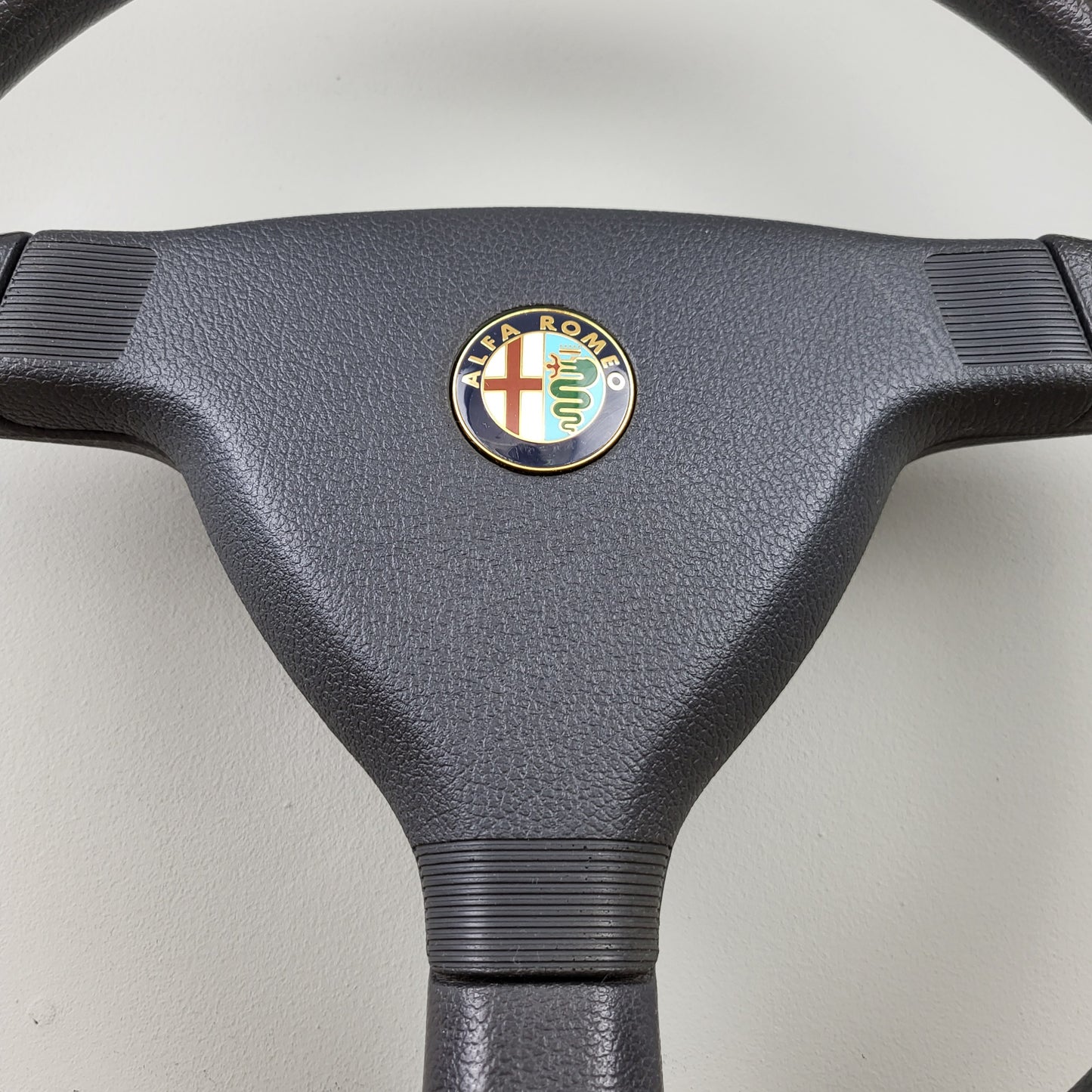 Alfa Romeo 155 steering wheel (1992)