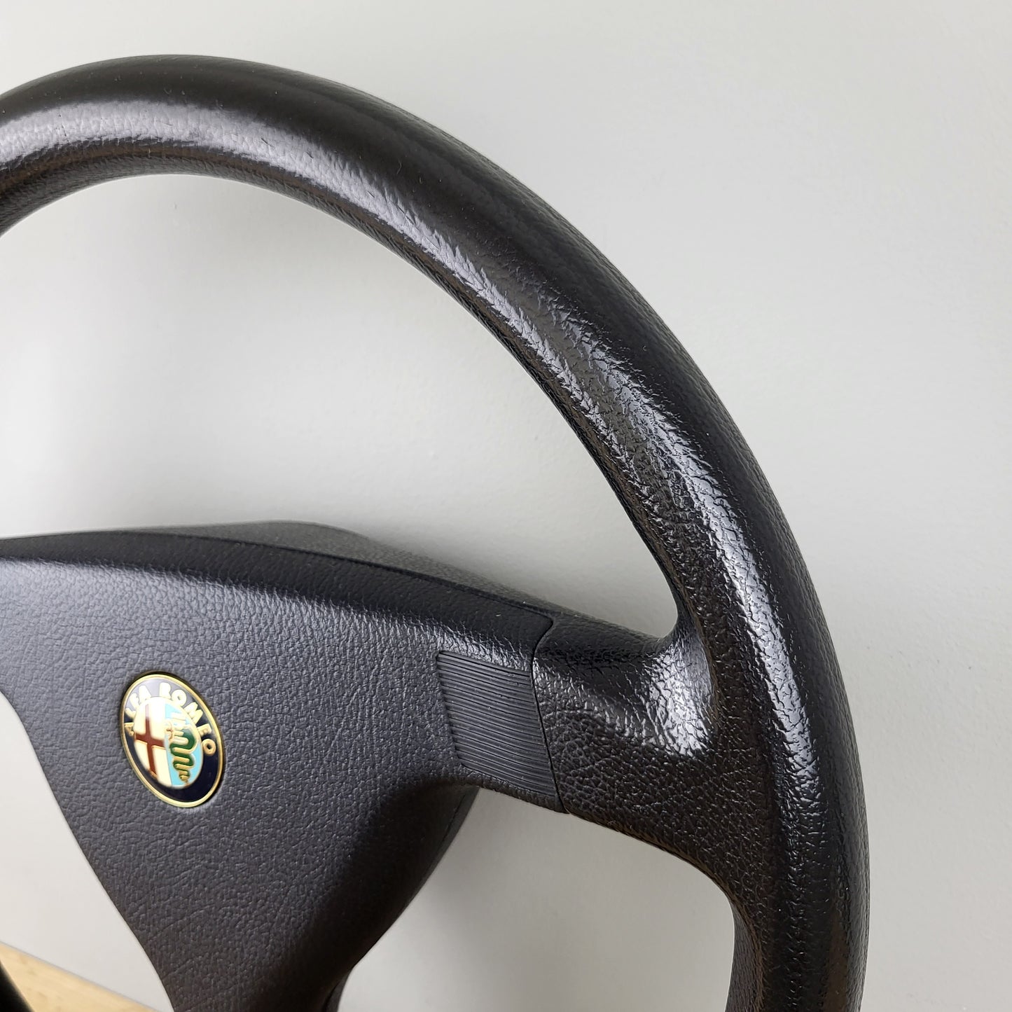 Alfa Romeo 155 steering wheel (1992)