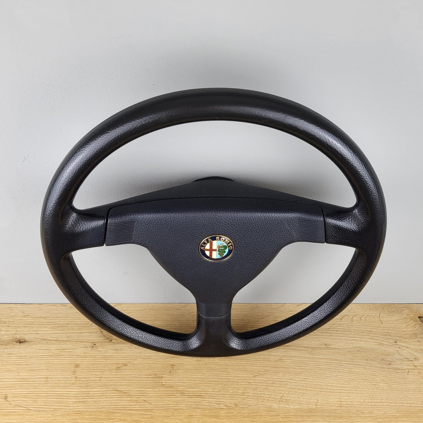Alfa Romeo 155 steering wheel (1992)