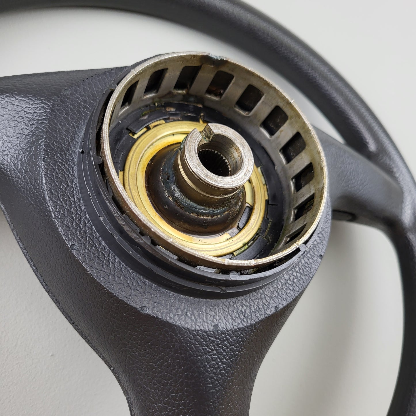 Alfa Romeo 155 steering wheel (1992)