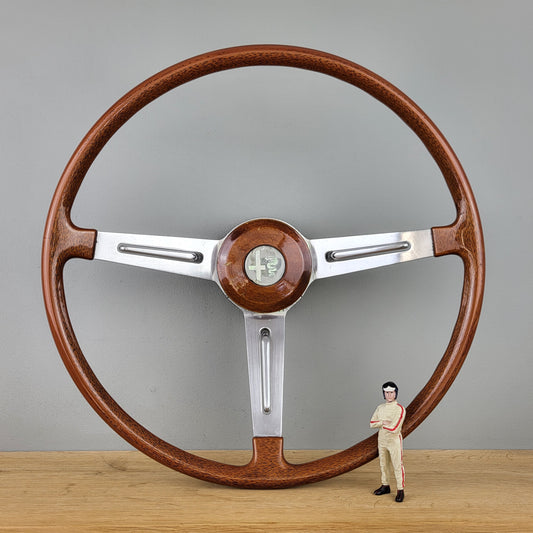 Alfa Romeo 105-series Giulia Super Biscione  / 1750 steering wheel (1971)