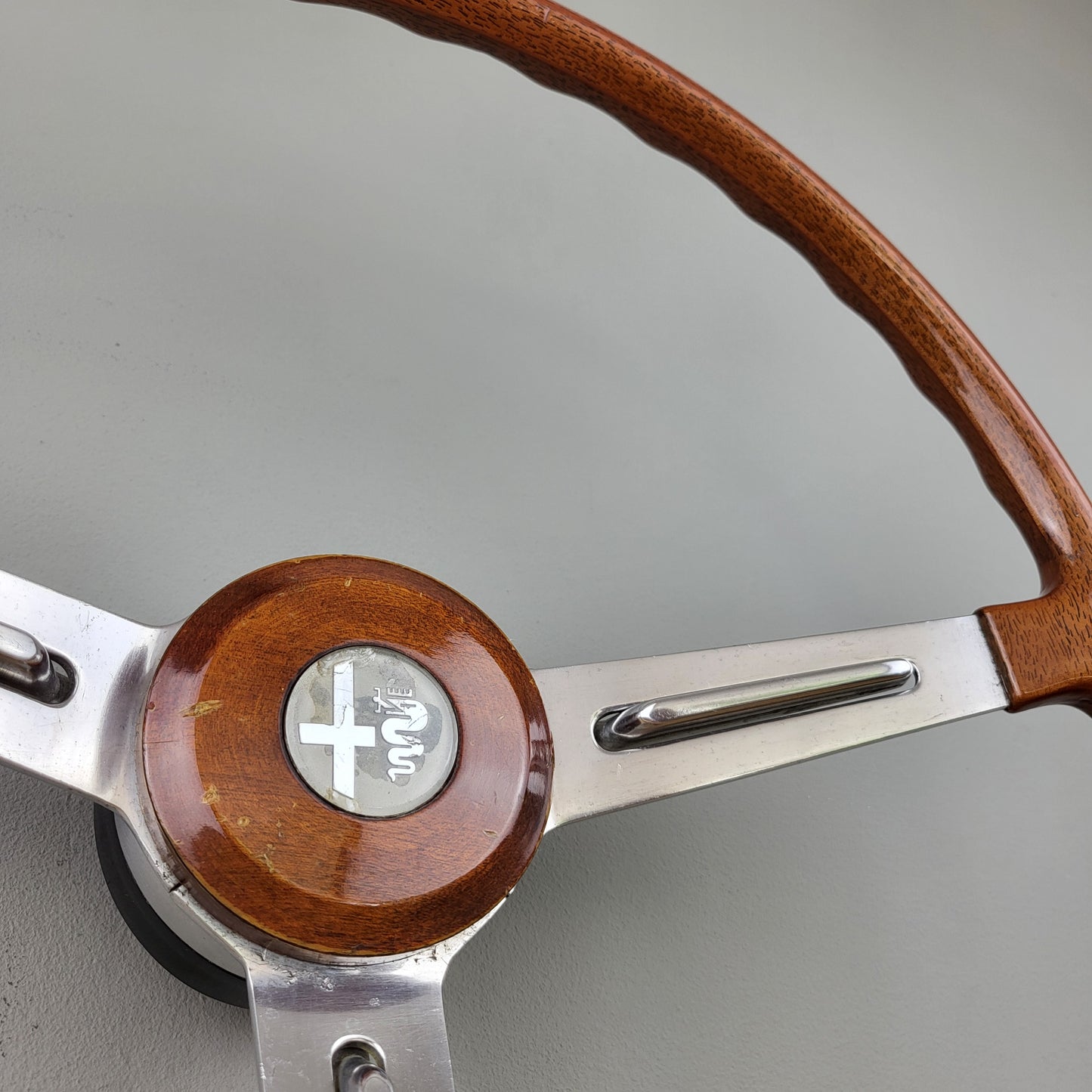 Alfa Romeo 105-series Giulia Super Biscione  / 1750 steering wheel (1971)