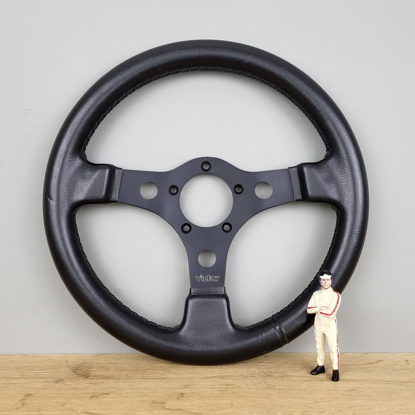 Victor 330 leather steering wheel (1995)