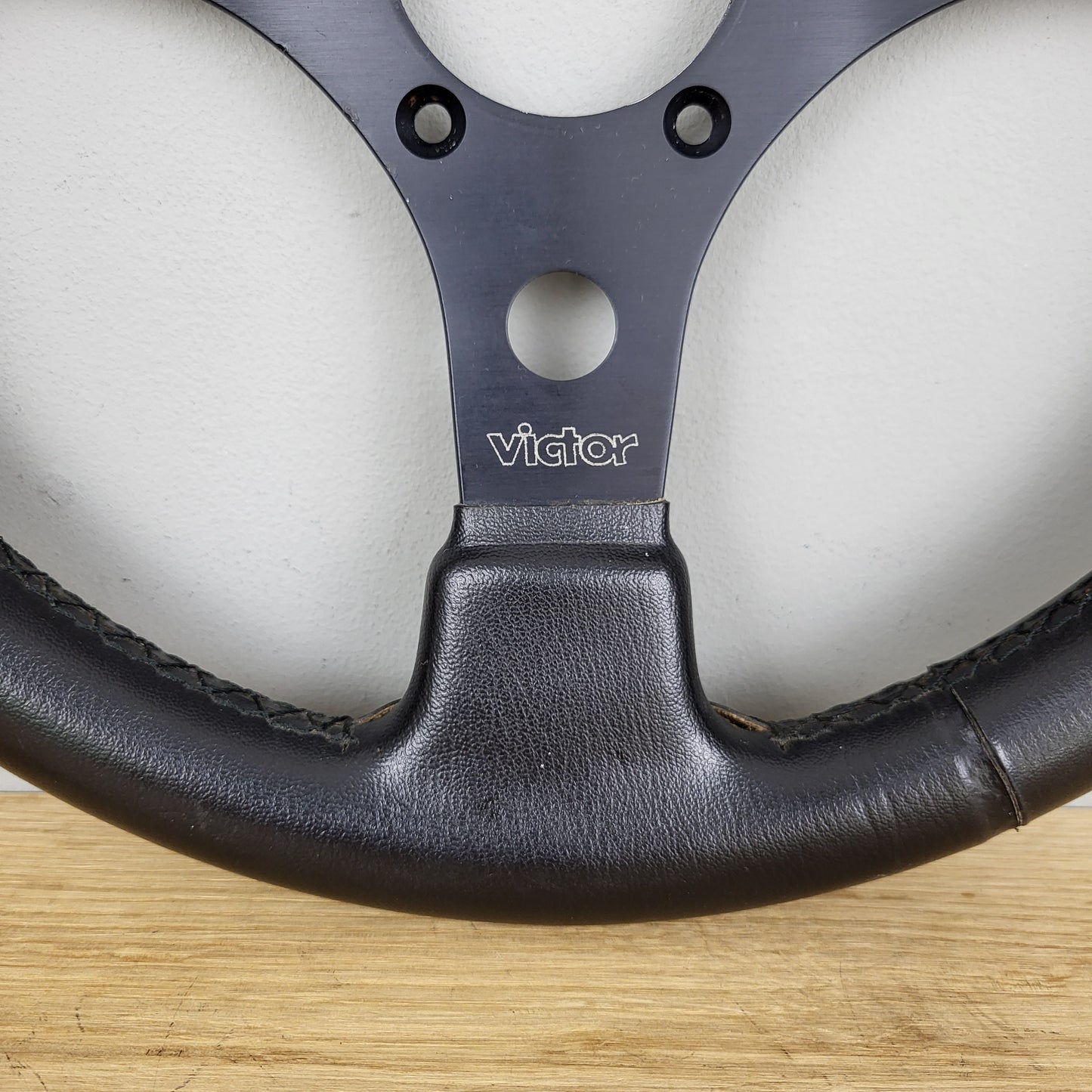 Victor 330 leather steering wheel (1995)