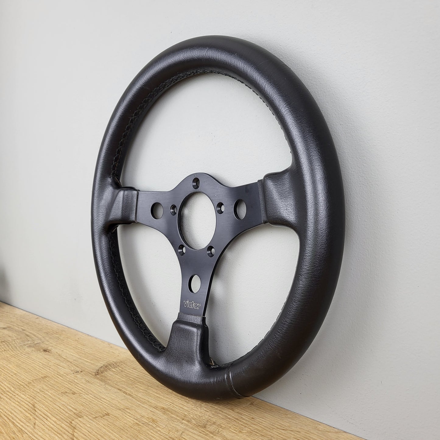 Victor 330 leather steering wheel (1995)