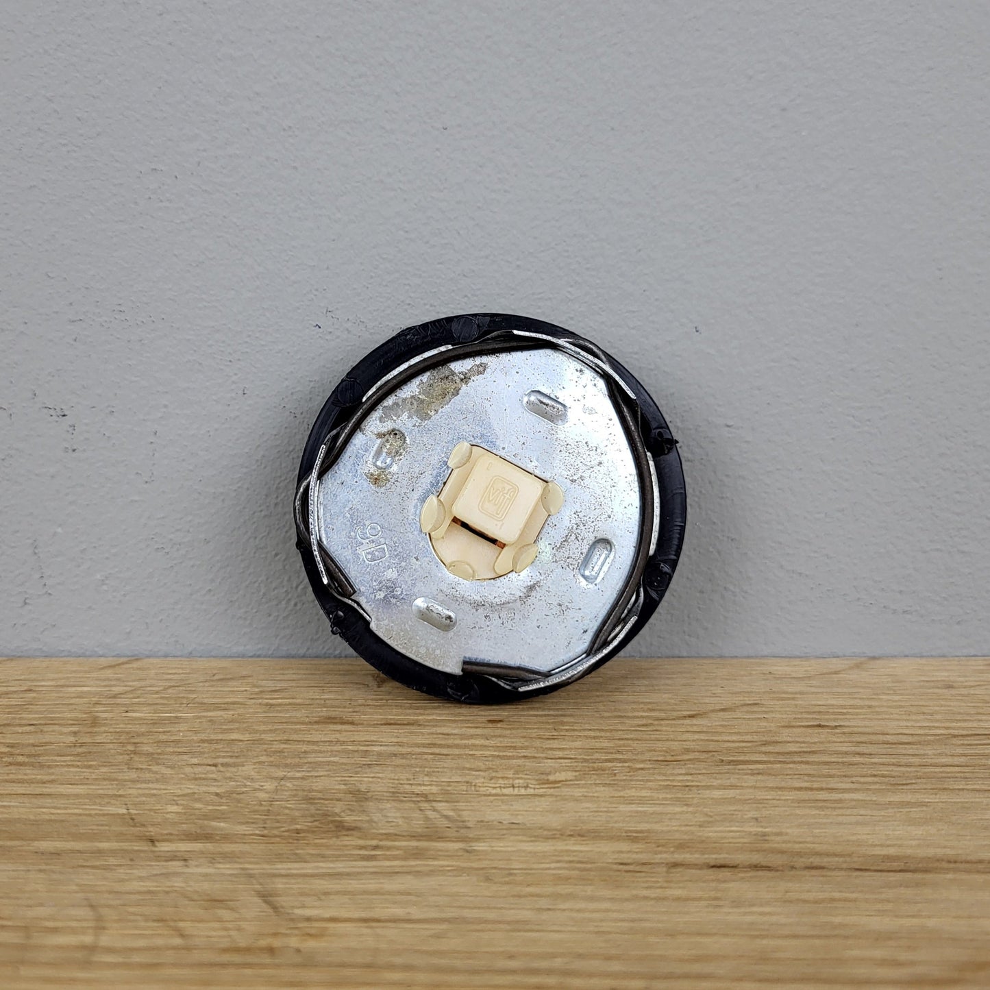 Vintage car horn push button