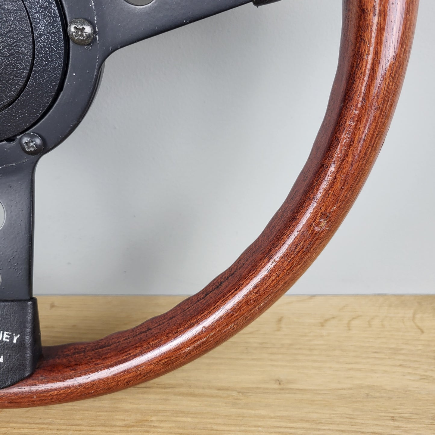 Mountney GT 330 wooden steering wheel (1975)
