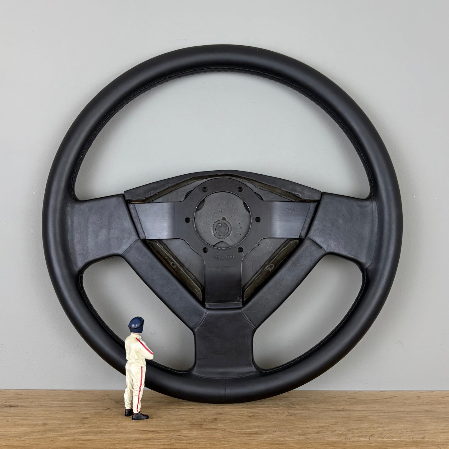 Nardi Techno Evolution Lamborghini Jalpa leather steering wheel (1985)