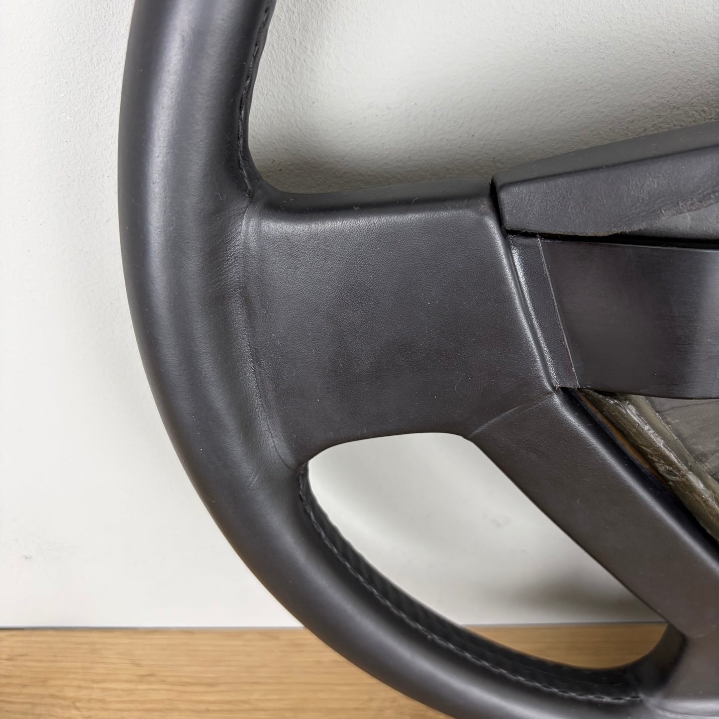 Nardi Techno Evolution Lamborghini Jalpa leather steering wheel (1985)