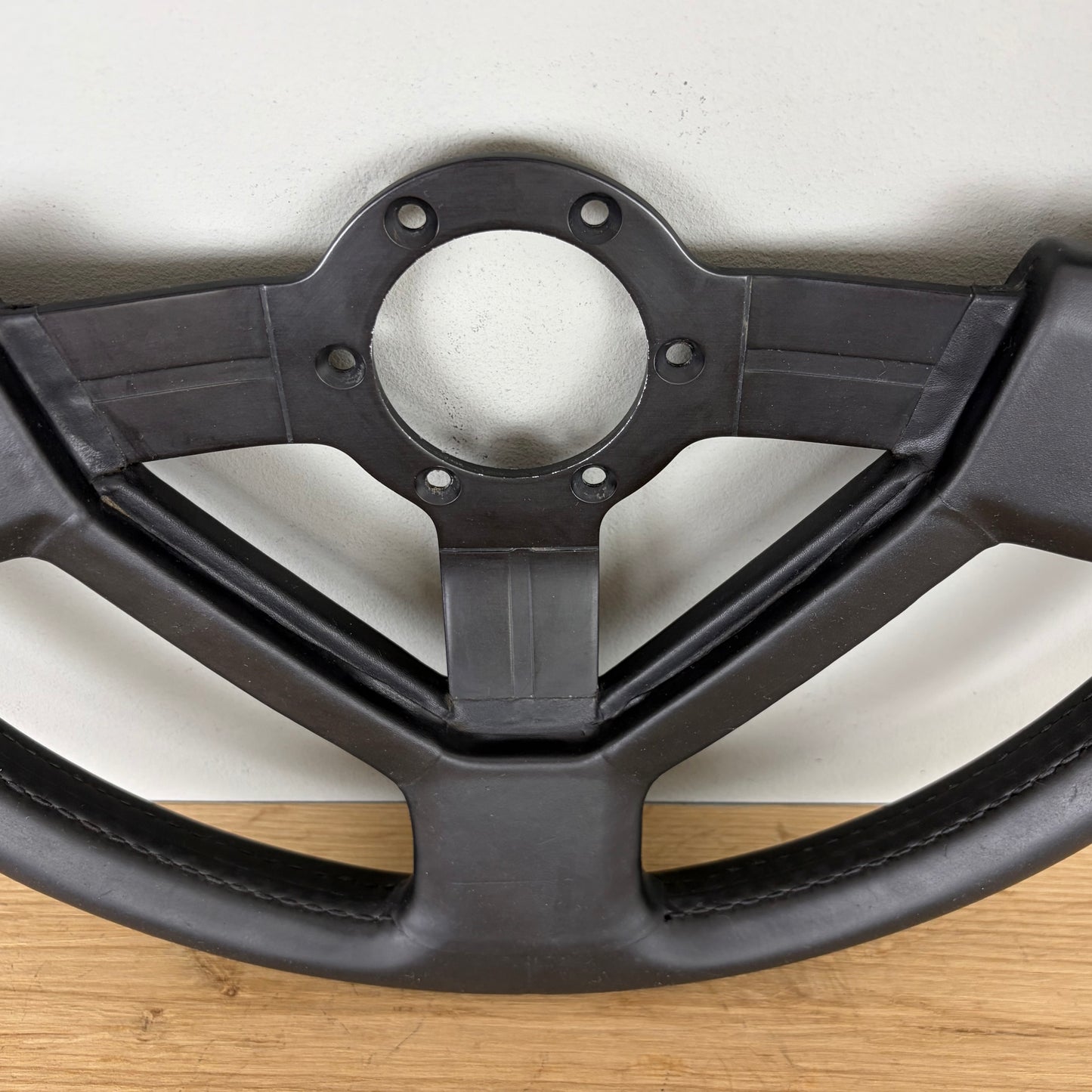 Nardi Techno Evolution Lamborghini Jalpa leather steering wheel (1985)